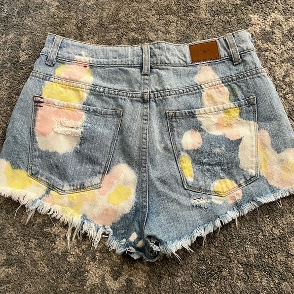 Urban Outfitters BDG High Rise Bleached Out Denim Shorts - Picture 12 of 12